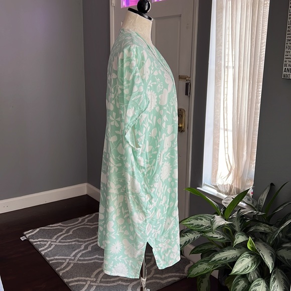 The Girlfriend Floral Cover Up Top - Picture 2 of 7